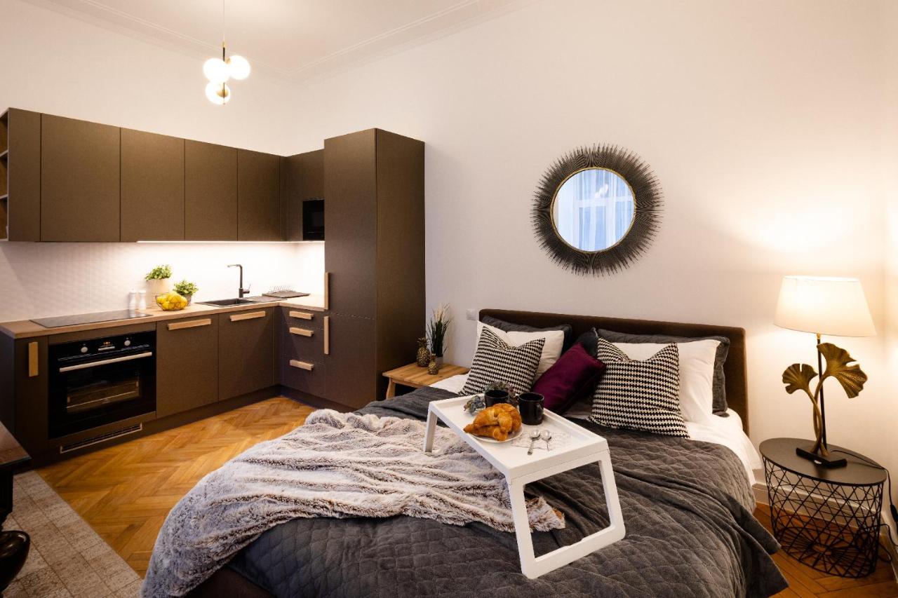 Brivibas House Design Apartments In City Center Riga Ngoại thất bức ảnh