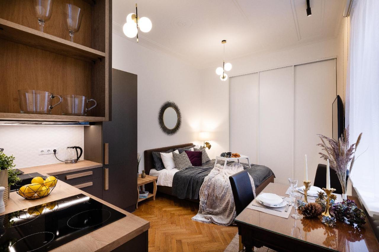 Brivibas House Design Apartments In City Center Riga Ngoại thất bức ảnh