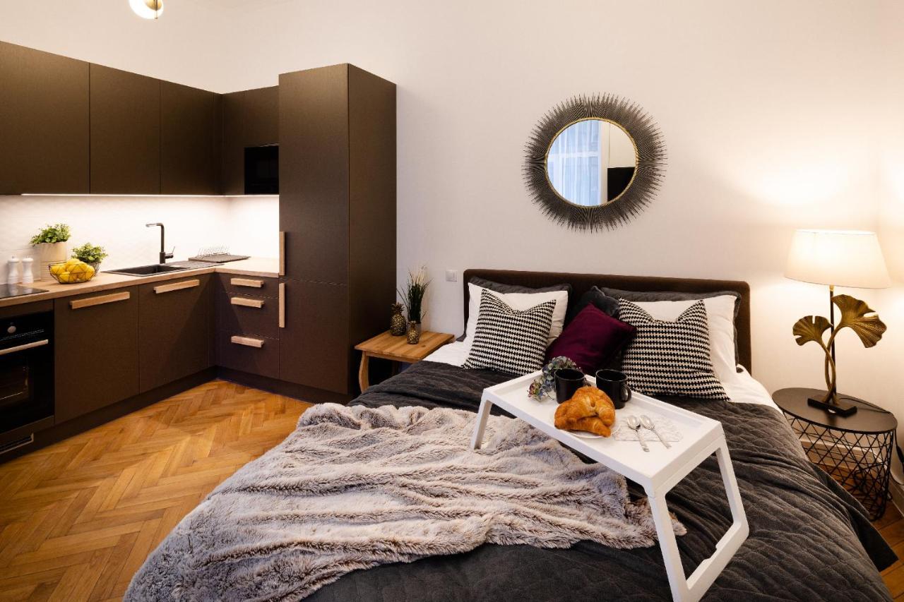 Brivibas House Design Apartments In City Center Riga Ngoại thất bức ảnh