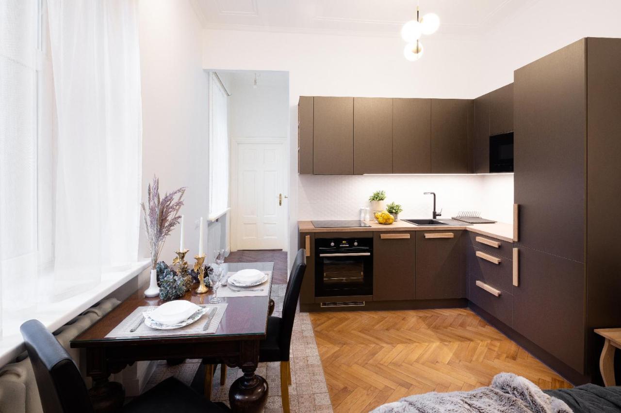 Brivibas House Design Apartments In City Center Riga Ngoại thất bức ảnh