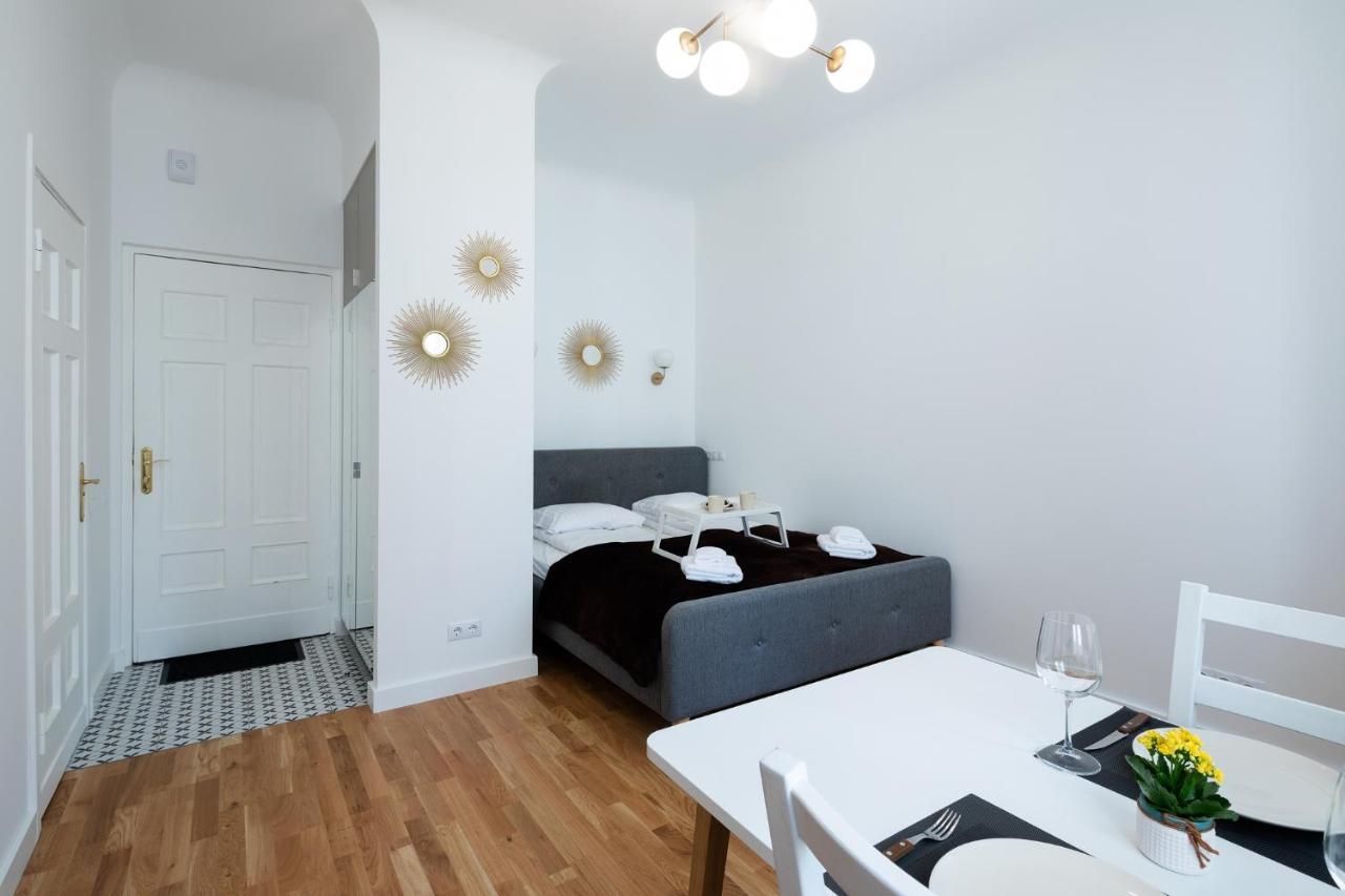 Brivibas House Design Apartments In City Center Riga Ngoại thất bức ảnh