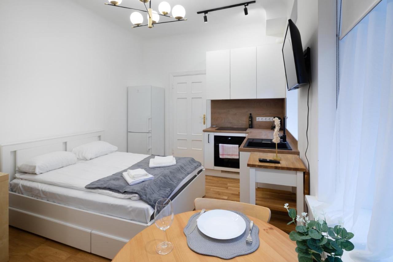 Brivibas House Design Apartments In City Center Riga Ngoại thất bức ảnh