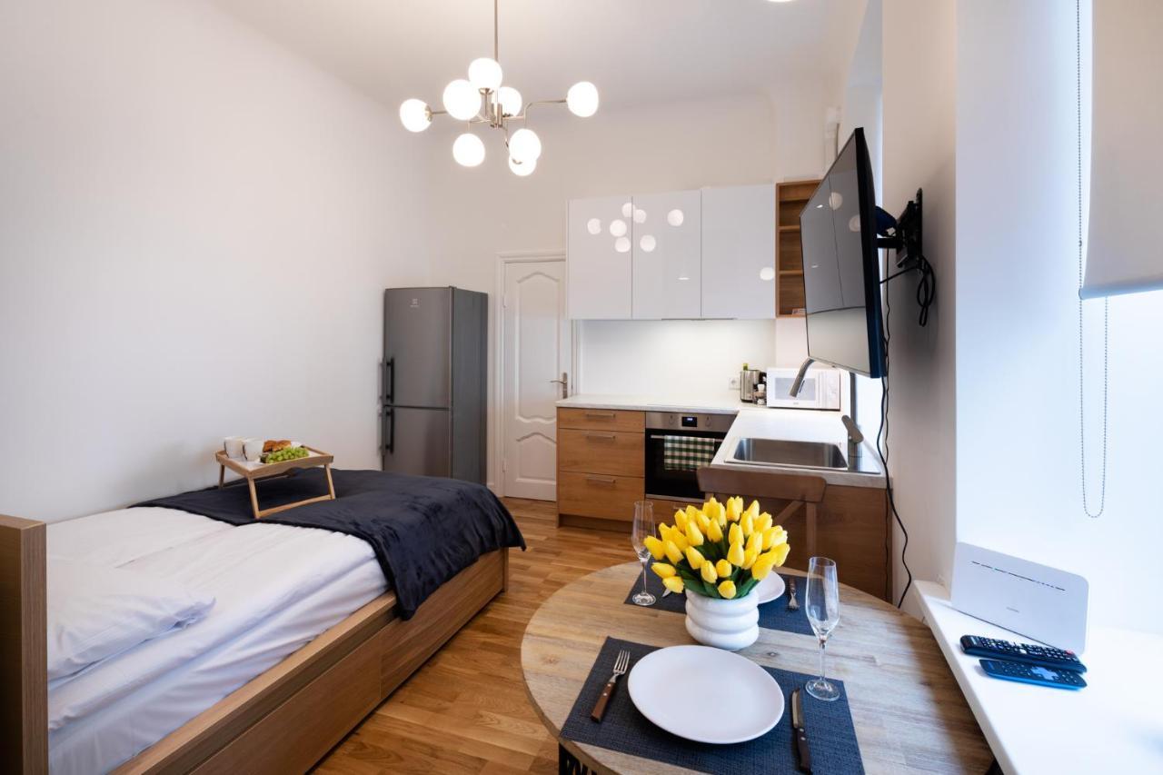 Brivibas House Design Apartments In City Center Riga Ngoại thất bức ảnh